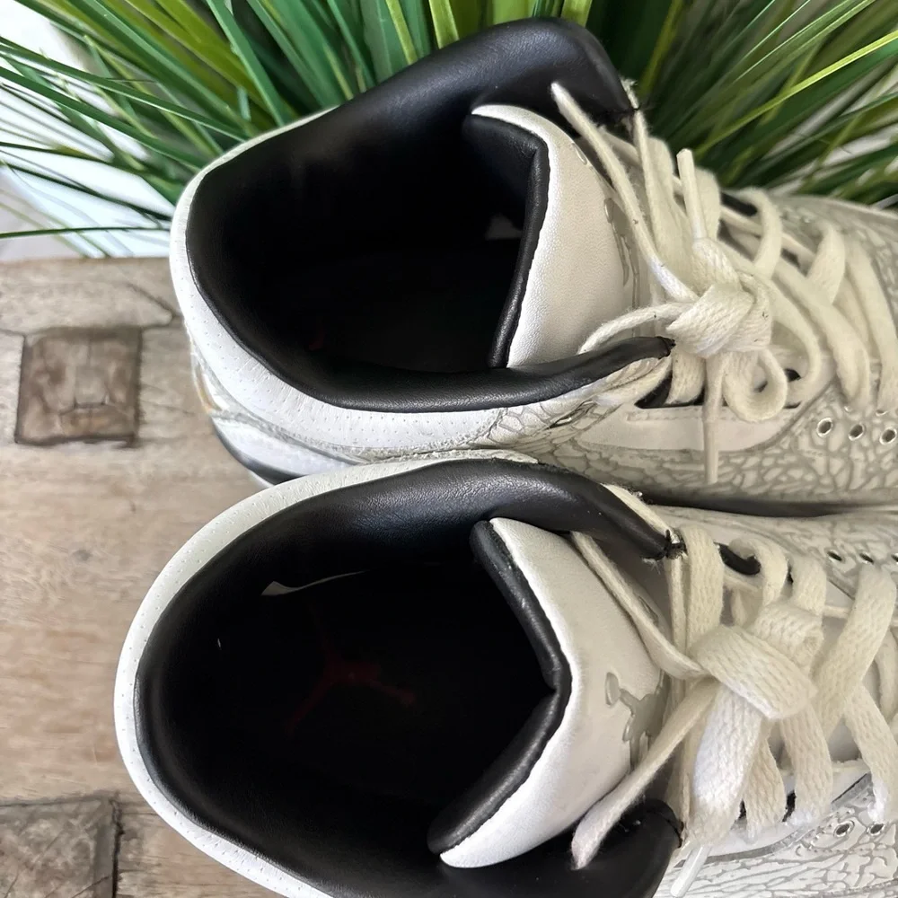 Air Jordan 3 Retro Flip Sneakers